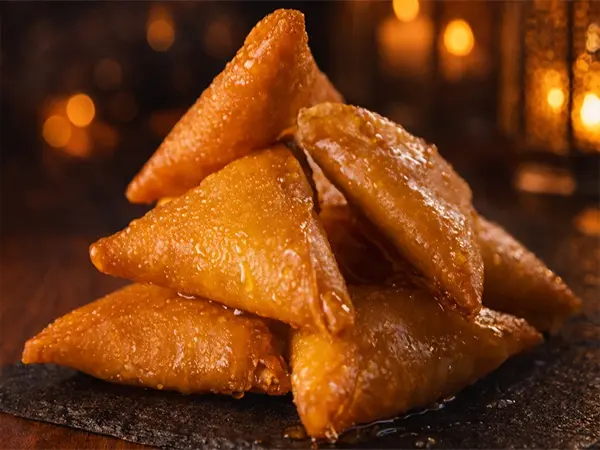 briouates aux amandes et miel, gâteaux marocains